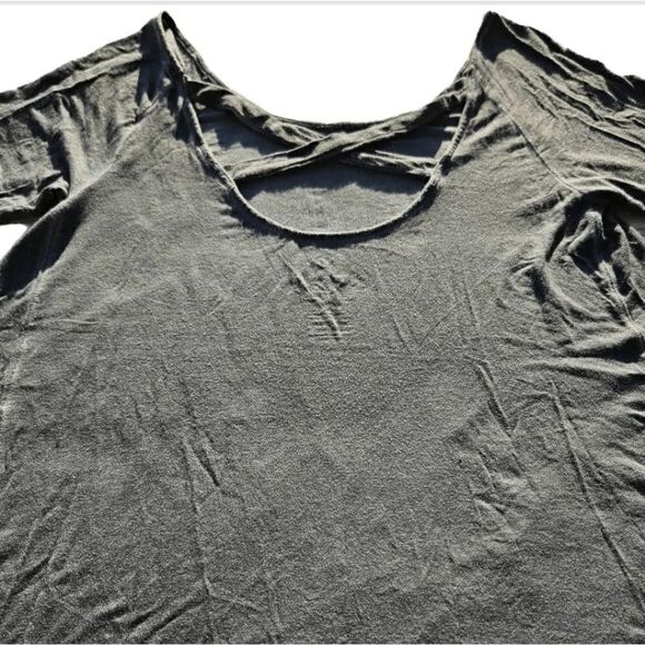 Soft & Sexy AEO T 1977. Viscose long sleeve shirt by American Eagle Outfitters. - Picture 8 of 16